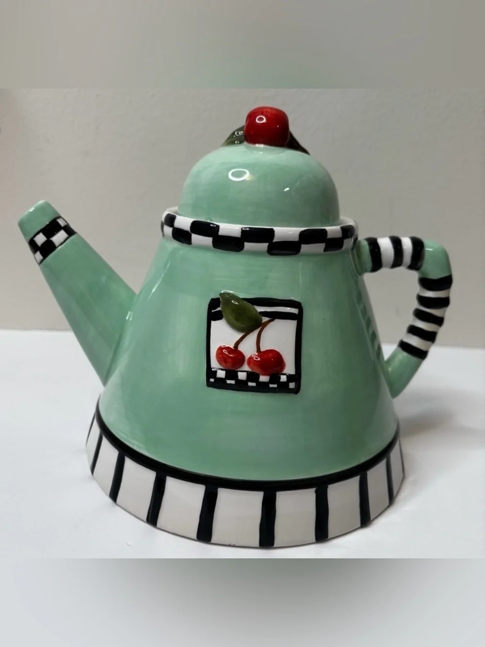 SHIRLEY TEAPOT BY BROWNLOW